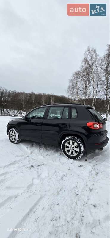 Внедорожник / Кроссовер Volkswagen Tiguan 2009 в Кролевце