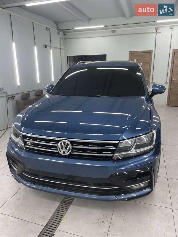 Внедорожник / Кроссовер Volkswagen Tiguan 2018 в Киеве