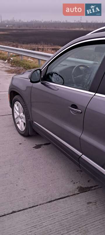 Внедорожник / Кроссовер Volkswagen Tiguan 2016 в Кобеляках