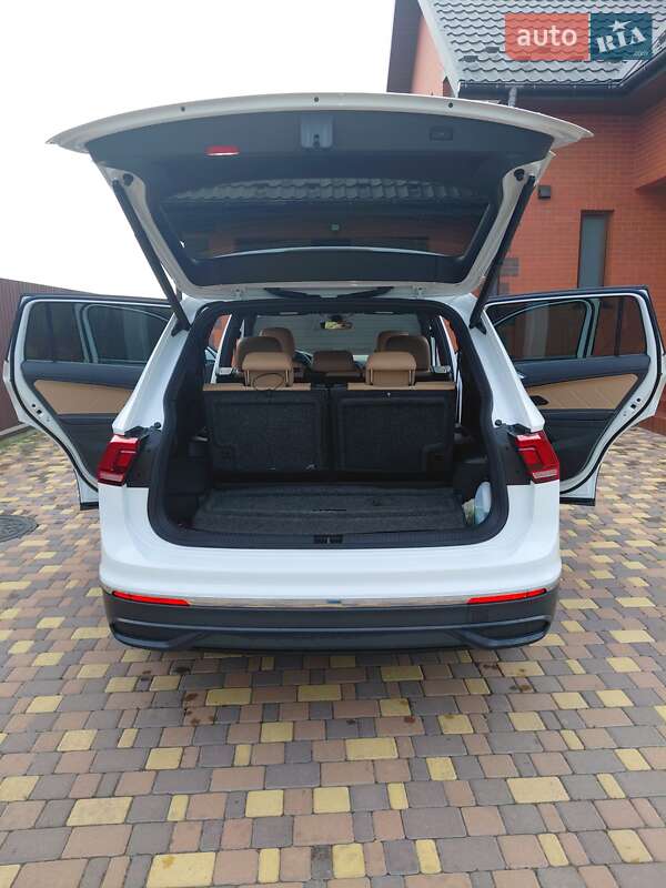 Позашляховик / Кросовер Volkswagen Tiguan 2024 в Києві
