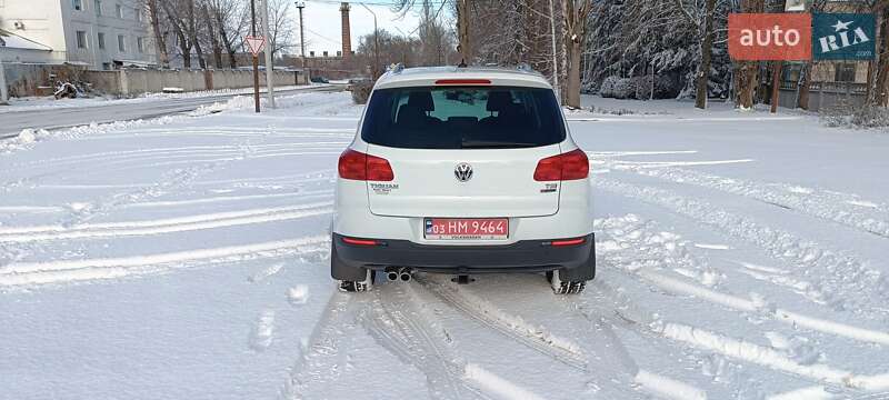 Внедорожник / Кроссовер Volkswagen Tiguan 2016 в Желтых Водах