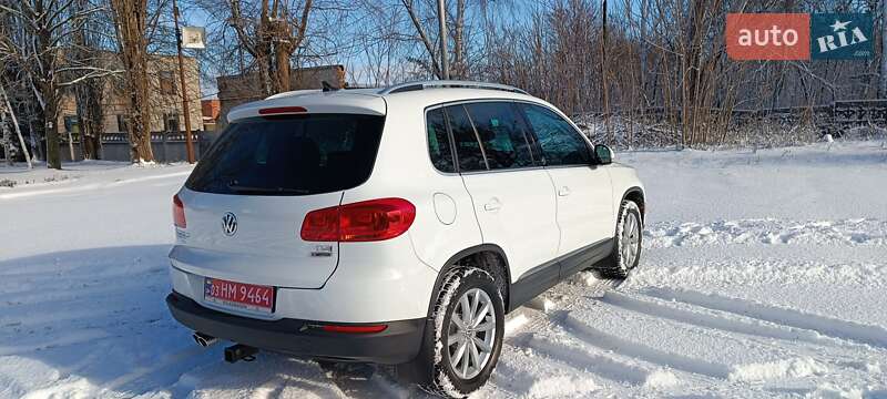 Внедорожник / Кроссовер Volkswagen Tiguan 2016 в Желтых Водах