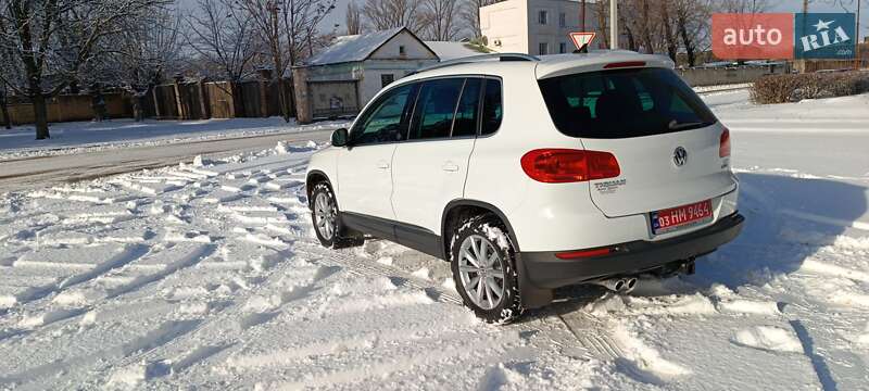 Внедорожник / Кроссовер Volkswagen Tiguan 2016 в Желтых Водах