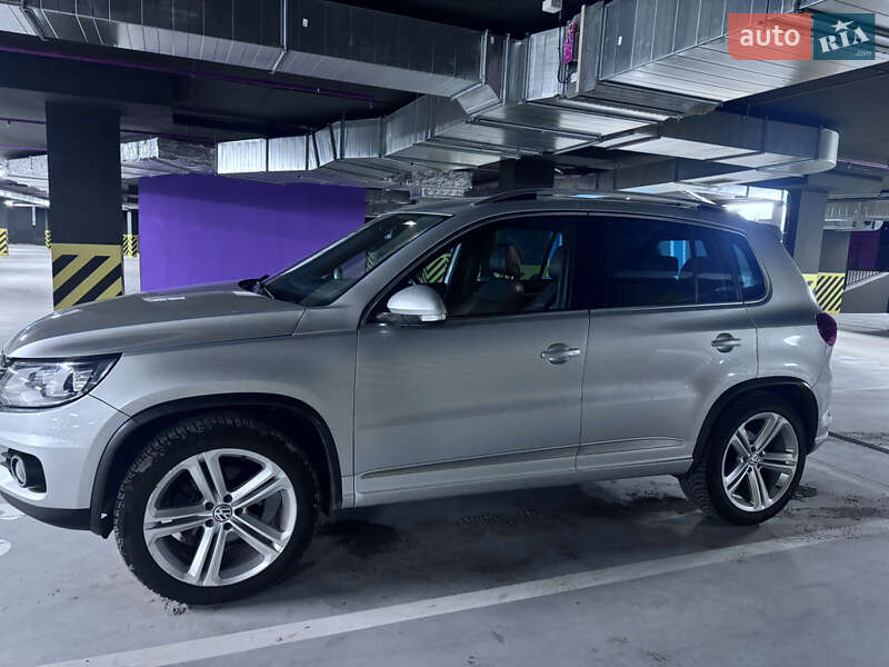Внедорожник / Кроссовер Volkswagen Tiguan 2016 в Ивано-Франковске