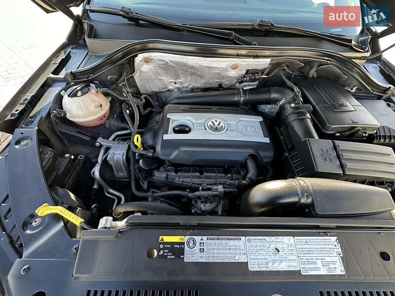 Внедорожник / Кроссовер Volkswagen Tiguan 2017 в Житомире