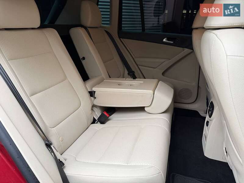 Внедорожник / Кроссовер Volkswagen Tiguan 2015 в Киеве