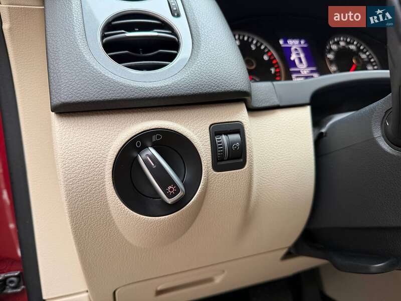 Внедорожник / Кроссовер Volkswagen Tiguan 2015 в Киеве