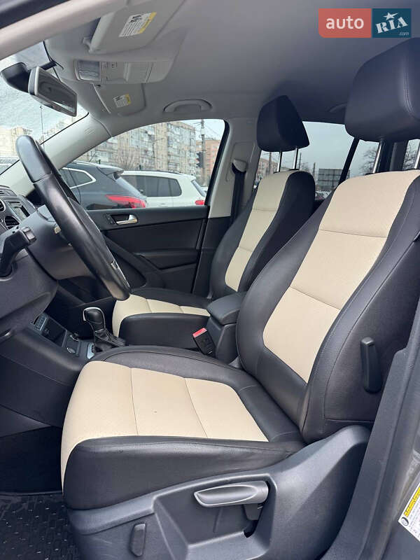 Внедорожник / Кроссовер Volkswagen Tiguan 2016 в Кропивницком