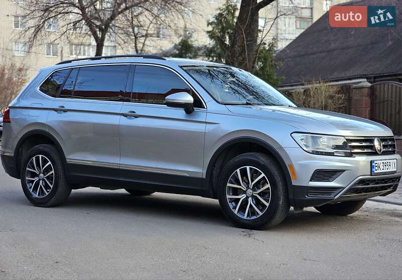Внедорожник / Кроссовер Volkswagen Tiguan 2020 в Ровно