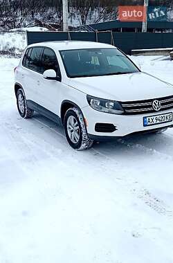 Внедорожник / Кроссовер Volkswagen Tiguan 2011 в Харькове