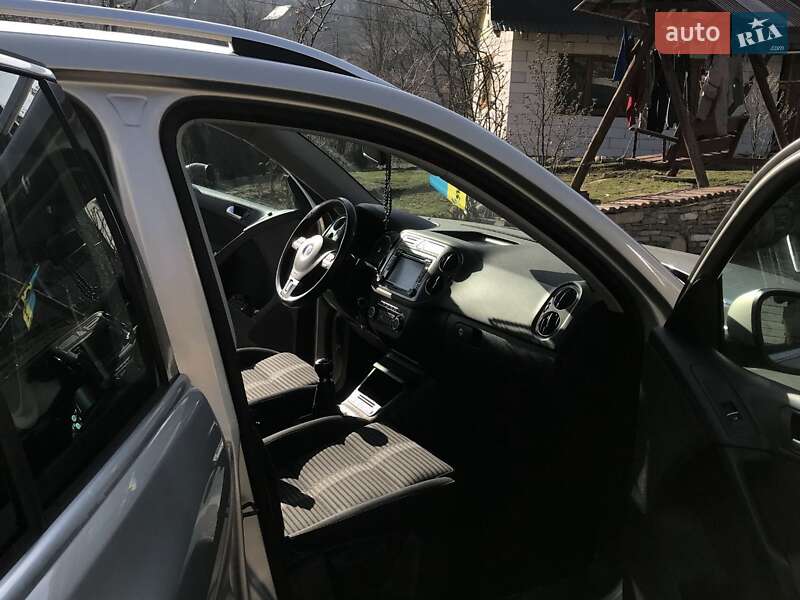 Позашляховик / Кросовер Volkswagen Tiguan 2010 в Делятині фото 10 Позашляховик / Кросовер Volkswagen Tiguan 2010 в Делятині