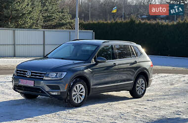 Внедорожник / Кроссовер Volkswagen Tiguan 2017 в Луцке