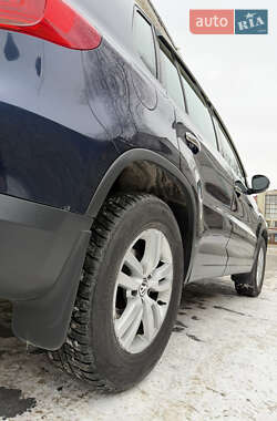 Внедорожник / Кроссовер Volkswagen Tiguan 2012 в Каменец-Подольском