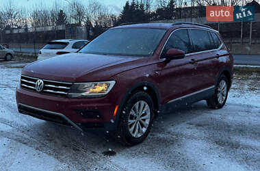 Внедорожник / Кроссовер Volkswagen Tiguan 2017 в Львове