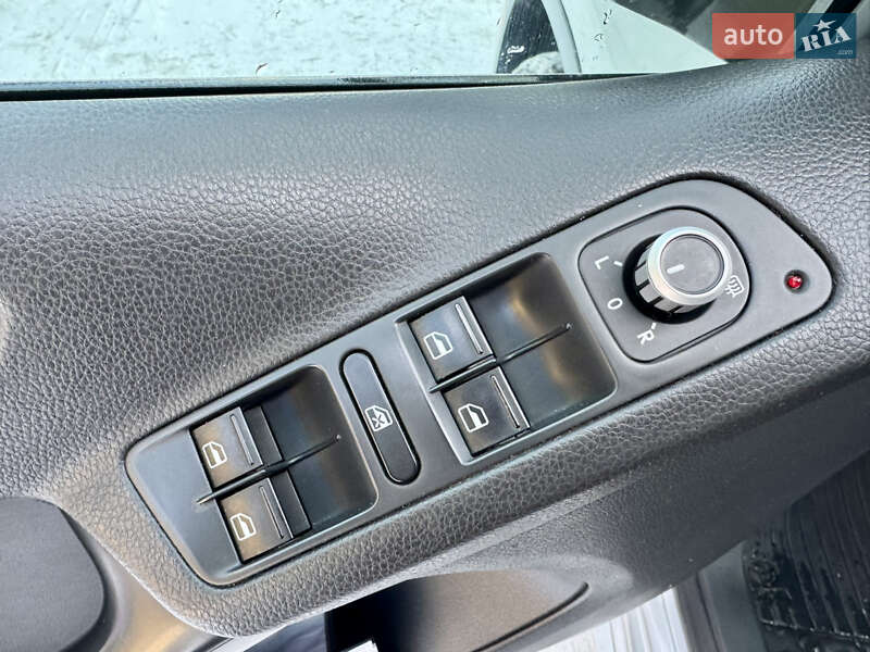Внедорожник / Кроссовер Volkswagen Tiguan 2012 в Киеве фото 13 Внедорожник / Кроссовер Volkswagen Tiguan 2012 в Киеве