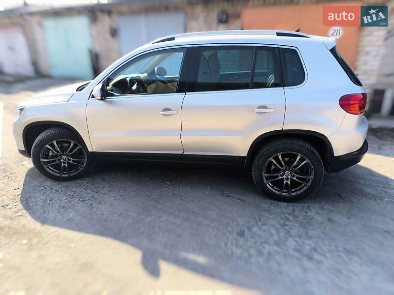 Внедорожник / Кроссовер Volkswagen Tiguan 2013 в Кривом Роге