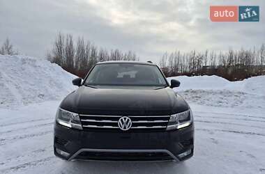 Внедорожник / Кроссовер Volkswagen Tiguan 2018 в Львове