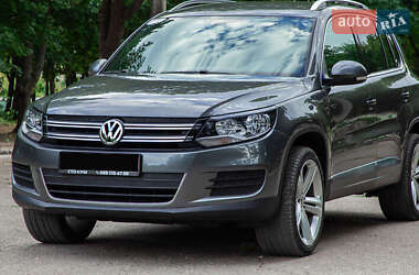 Внедорожник / Кроссовер Volkswagen Tiguan 2016 в Киеве