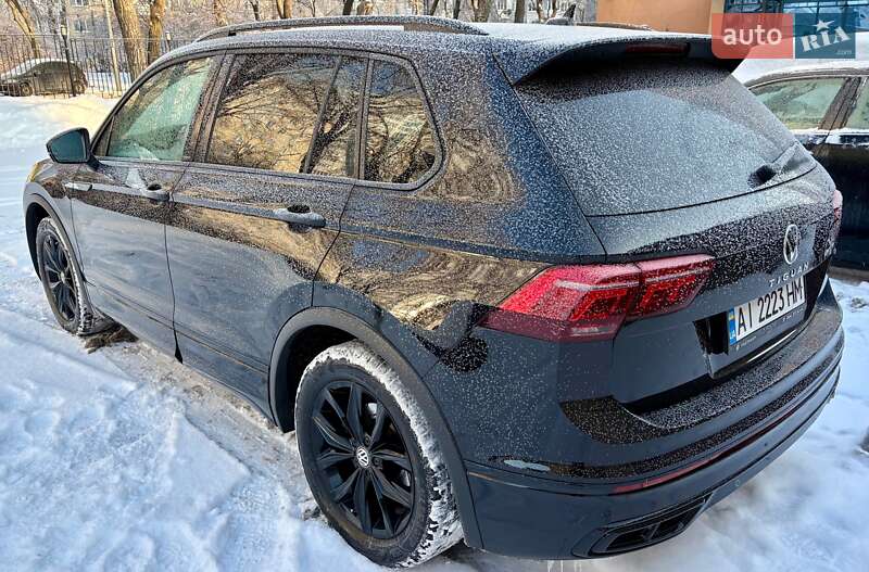 Внедорожник / Кроссовер Volkswagen Tiguan 2021 в Киеве
