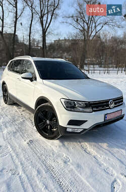 Позашляховик / Кросовер Volkswagen Tiguan 2020 в Сумах
