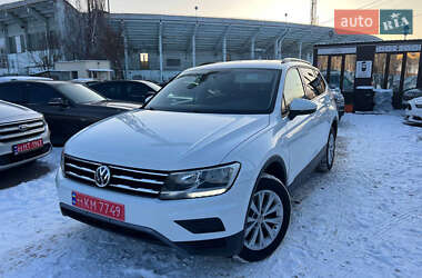 Внедорожник / Кроссовер Volkswagen Tiguan 2020 в Полтаве