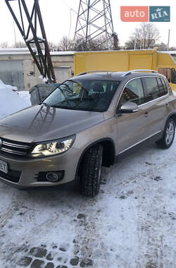 Внедорожник / Кроссовер Volkswagen Tiguan 2015 в Тернополе