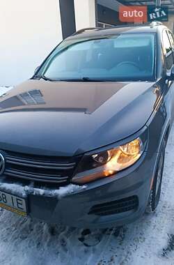 Позашляховик / Кросовер Volkswagen Tiguan 2016 в Рівному