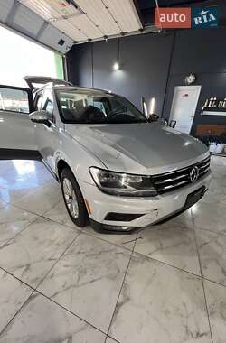 Внедорожник / Кроссовер Volkswagen Tiguan 2017 в Киеве