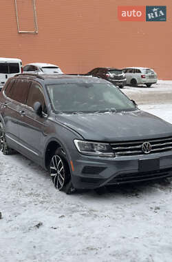 Внедорожник / Кроссовер Volkswagen Tiguan 2021 в Киеве