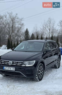Внедорожник / Кроссовер Volkswagen Tiguan 2018 в Ивано-Франковске
