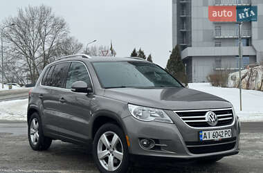 Позашляховик / Кросовер Volkswagen Tiguan 2010 в Києві
