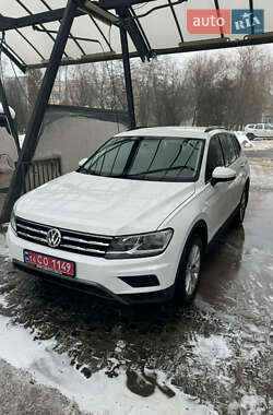 Внедорожник / Кроссовер Volkswagen Tiguan 2020 в Львове