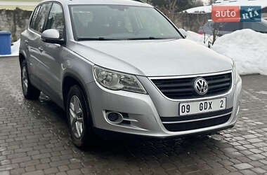 Внедорожник / Кроссовер Volkswagen Tiguan 2008 в Староконстантинове
