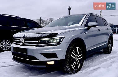 Внедорожник / Кроссовер Volkswagen Tiguan 2020 в Киеве