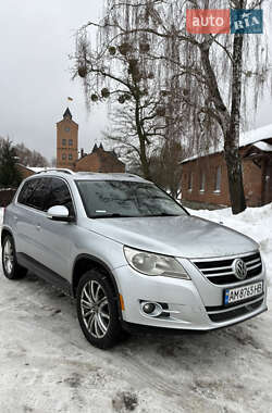 Позашляховик / Кросовер Volkswagen Tiguan 2010 в Радомишлі