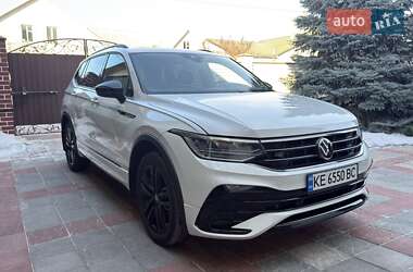 Внедорожник / Кроссовер Volkswagen Tiguan 2022 в Днепре