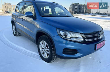 Позашляховик / Кросовер Volkswagen Tiguan 2016 в Києві