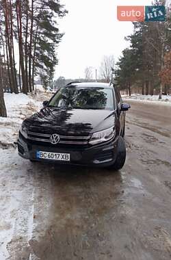 Позашляховик / Кросовер Volkswagen Tiguan 2016 в Новояворівську