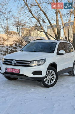 Внедорожник / Кроссовер Volkswagen Tiguan 2017 в Киеве