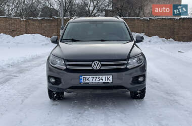 Внедорожник / Кроссовер Volkswagen Tiguan 2011 в Дубно
