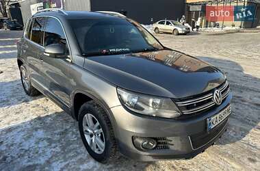 Позашляховик / Кросовер Volkswagen Tiguan 2015 в Києві