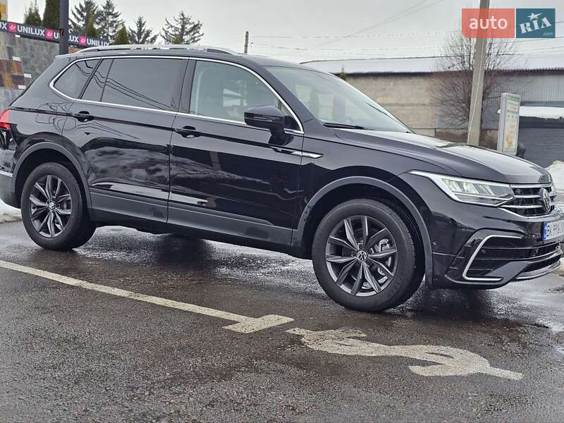Внедорожник / Кроссовер Volkswagen Tiguan 2023 в Ровно