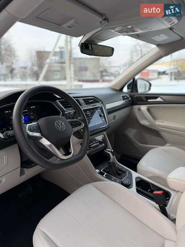 Внедорожник / Кроссовер Volkswagen Tiguan 2023 в Луцке