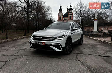 Внедорожник / Кроссовер Volkswagen Tiguan 2022 в Запорожье
