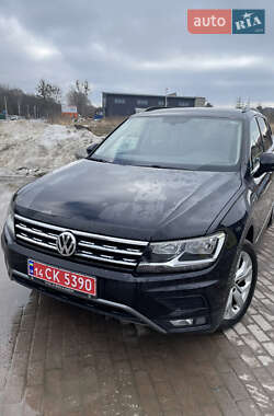 Позашляховик / Кросовер Volkswagen Tiguan 2019 в Новояворівську