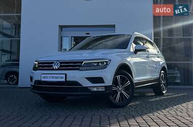 Внедорожник / Кроссовер Volkswagen Tiguan 2017 в Мукачево