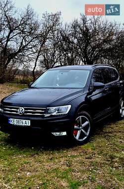 Внедорожник / Кроссовер Volkswagen Tiguan 2017 в Днепре
