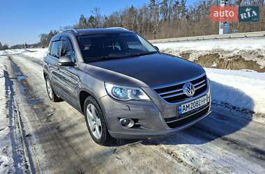 Внедорожник / Кроссовер Volkswagen Tiguan 2010 в Житомире