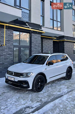 Внедорожник / Кроссовер Volkswagen Tiguan 2019 в Житомире