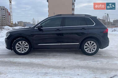Позашляховик / Кросовер Volkswagen Tiguan 2017 в Києві